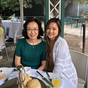 Meet your Posher, Dana